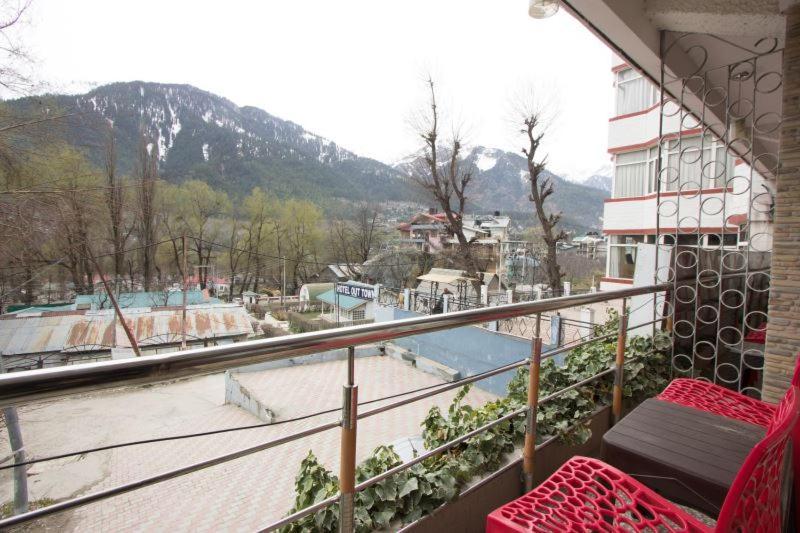 Hotel Utsav Manāli Zewnętrze zdjęcie